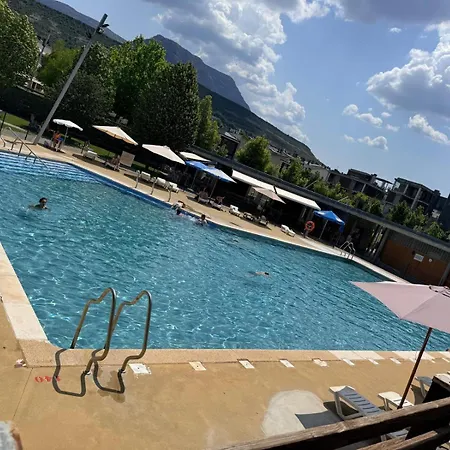 شقة Terraza Al Pirineo 3